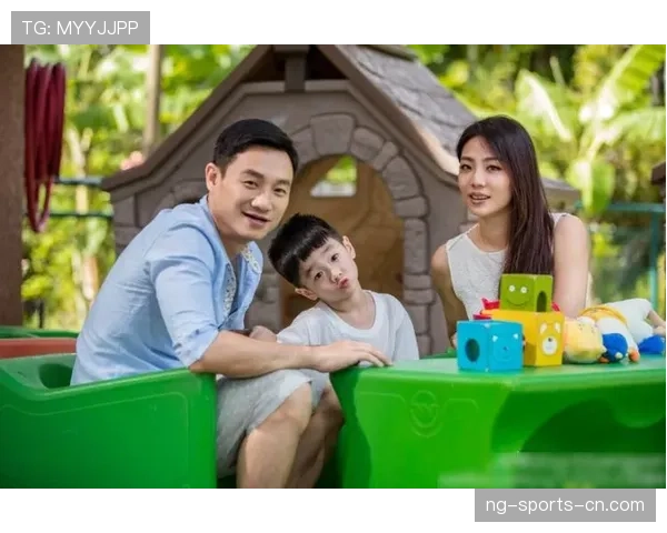 杨威训练间隙居然穿得比明星还抢镜，鞋子价钱听了都怀疑人生