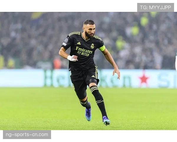 拉菲尼亚与登贝莱右边锋战术角色及进攻效率对比分析