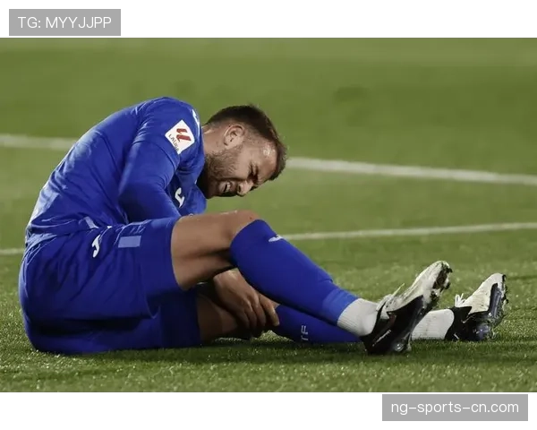 皇马后防伤病问题加剧，稳定性面临考验，对赛季走势形成制约